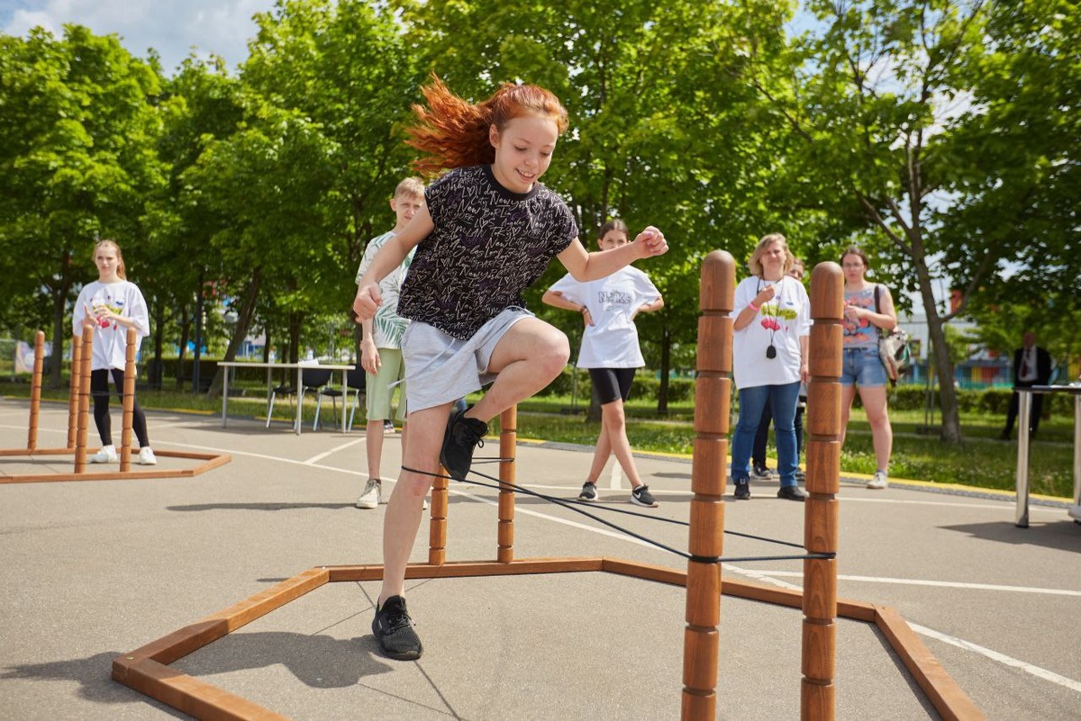 «Прыжки через резинку - новый вид спорта»