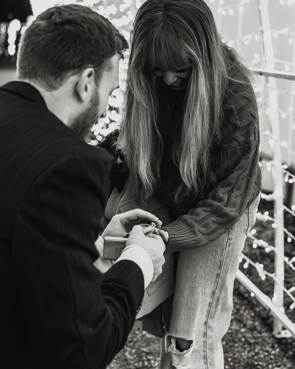    Ванесса Морган обручилась с Джеймсом КарникомСоцсети Ванессы Морган