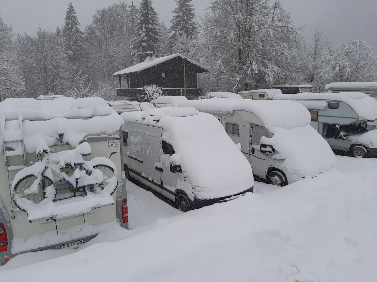 Запорошило нас в преддверии Рождества 
