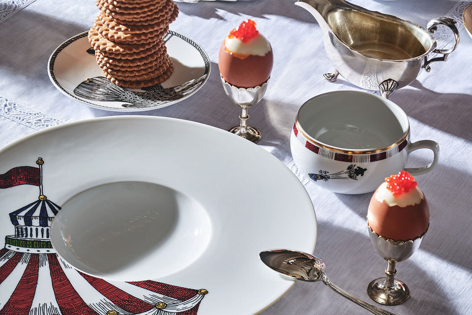 Предметы Aquatic Creatures как смелый акцент праздничной сервировки/Bosco Casa