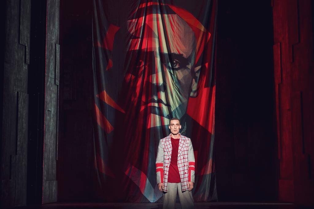 Легендарный спектакль Маяковский в театре Ленком — успейте купить билеты онлайн