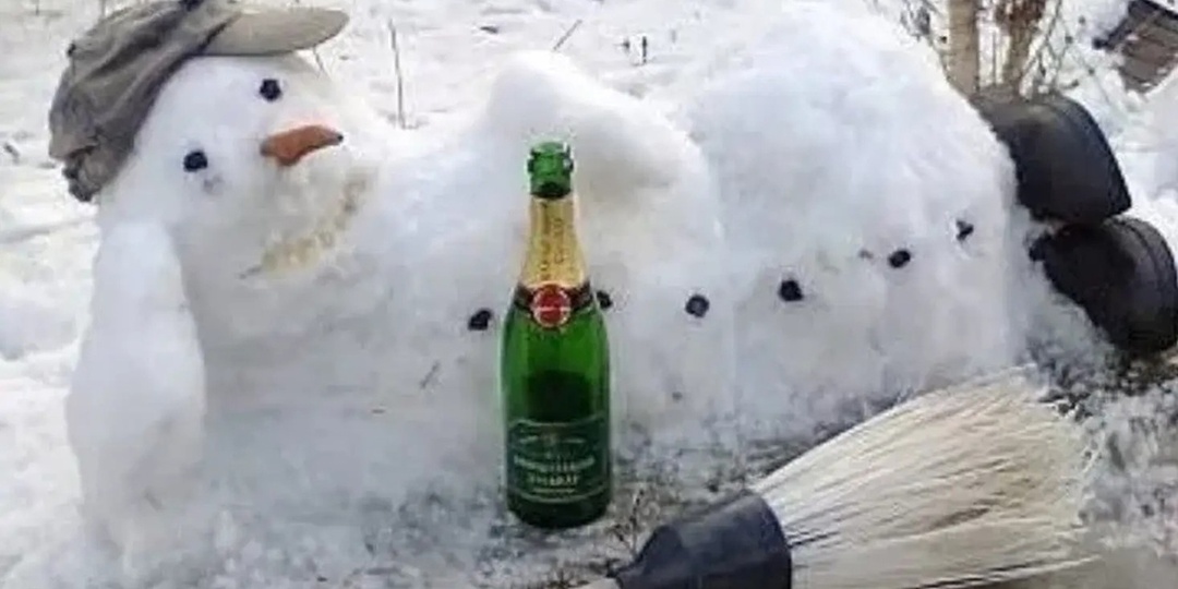 Декабрь в душе наделал бреши, они как дырочки от пуль, и лишь четыре буквы греют - ИЮЛЬ!