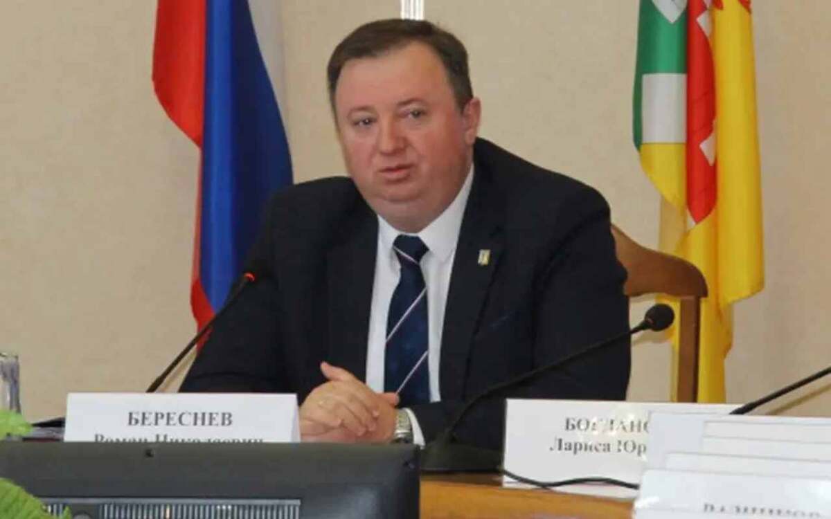    От приставки и. о. избавился глава Россошанского района Роман Береснев