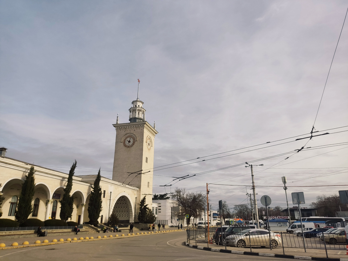 Железнодорожный вокзал Симферополя // Туристический портал Республики Крым, Кристина Безумнова