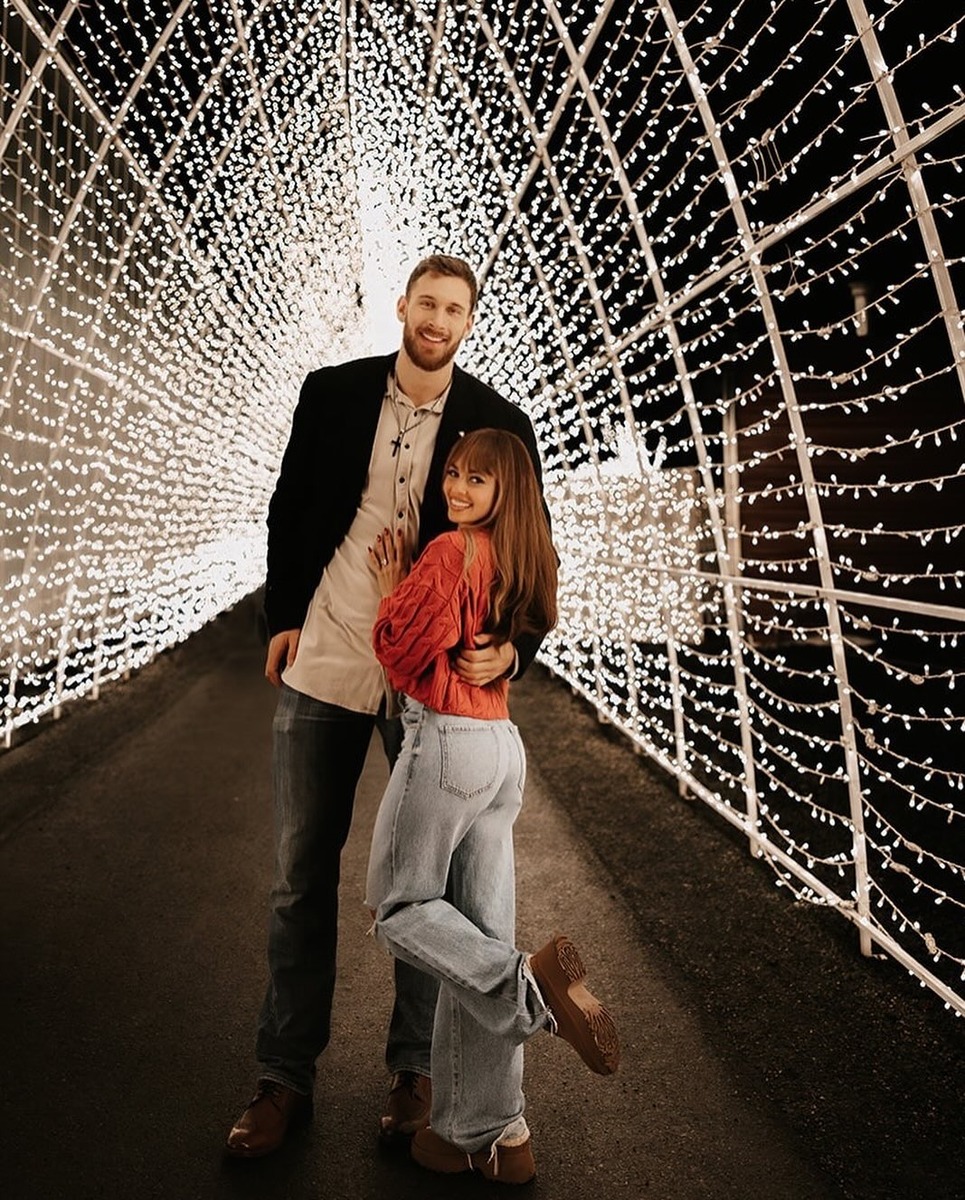 Джеймс Карник и Ванесса Морган