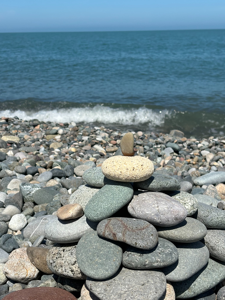 Фото автора. Подходящие образцы камней.