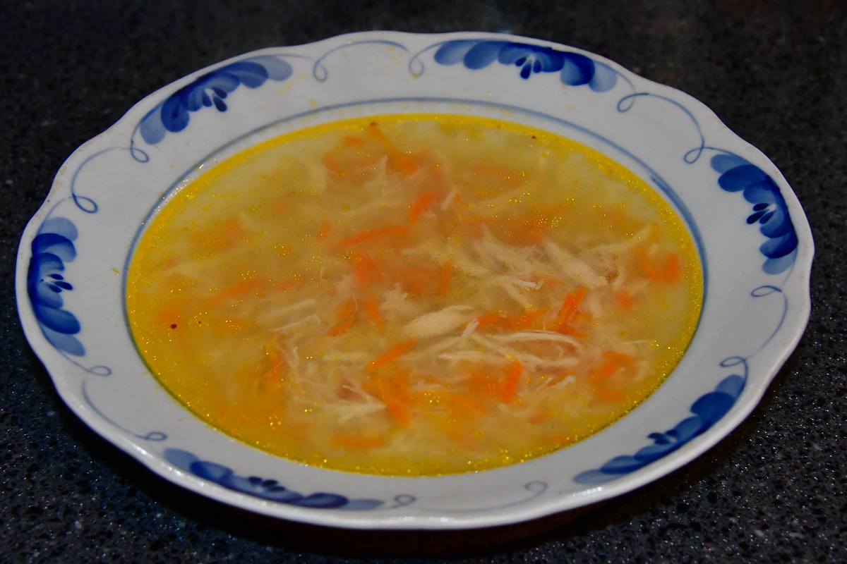 Куриный суп с ячменной лапшой