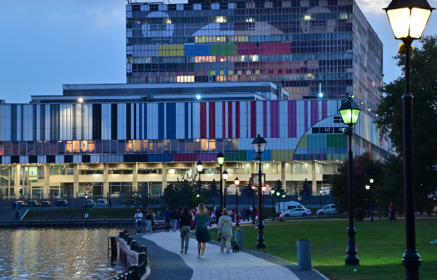 Пострадавшая вышла с работы и попала в лапы преступников. Фото: Баранов Владимир/ GlobalLookPress.