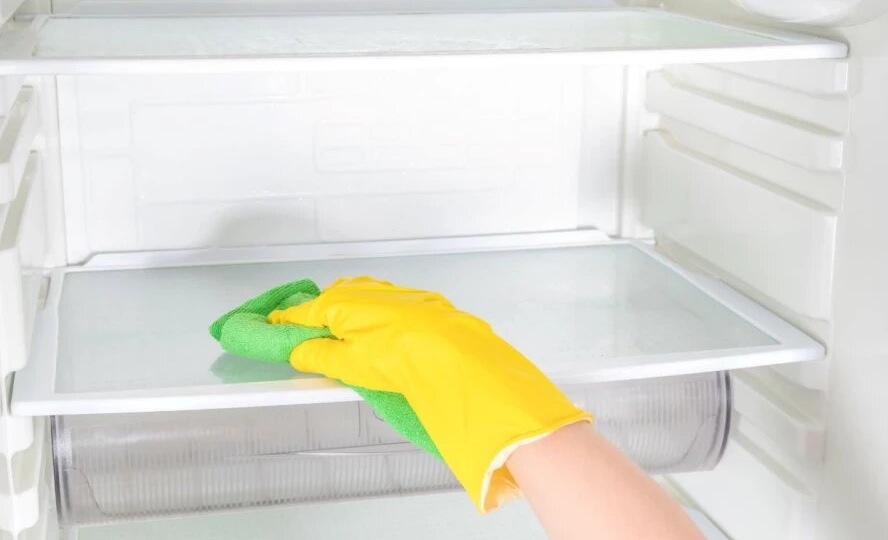 Отмываю холодильник, используя два супер-ингредиента. Приятный аромат на всю кухню гарантирован