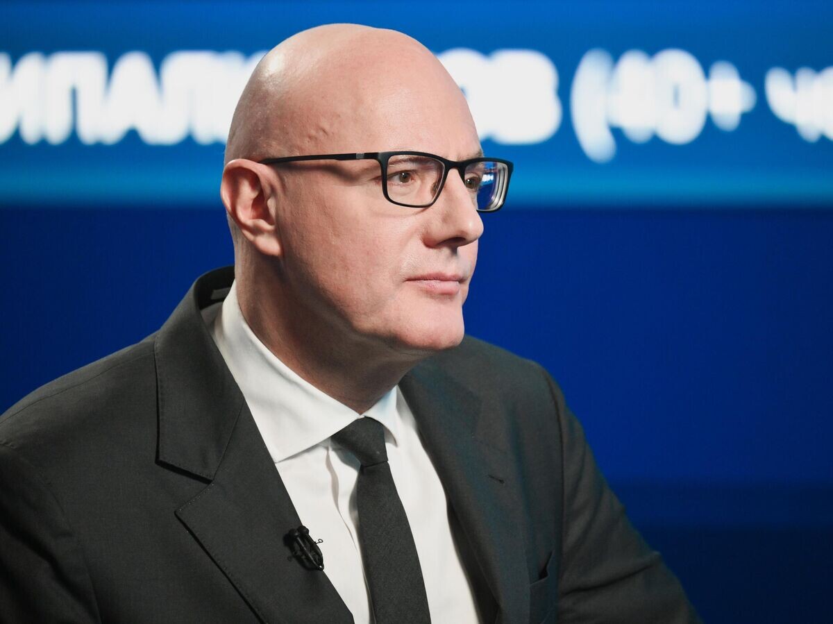    Заместитель председателя правительства РФ Дмитрий Чернышенко во время интервью агентству РИА Новости© РИА Новости / Владимир Астапкович