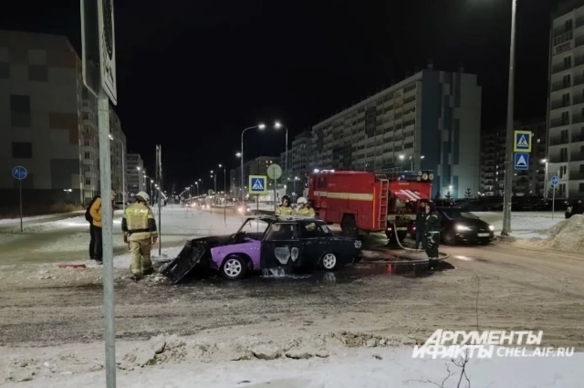    «Семерка» сгорела дотла на глазах у прохожих в микрорайоне Чурилово