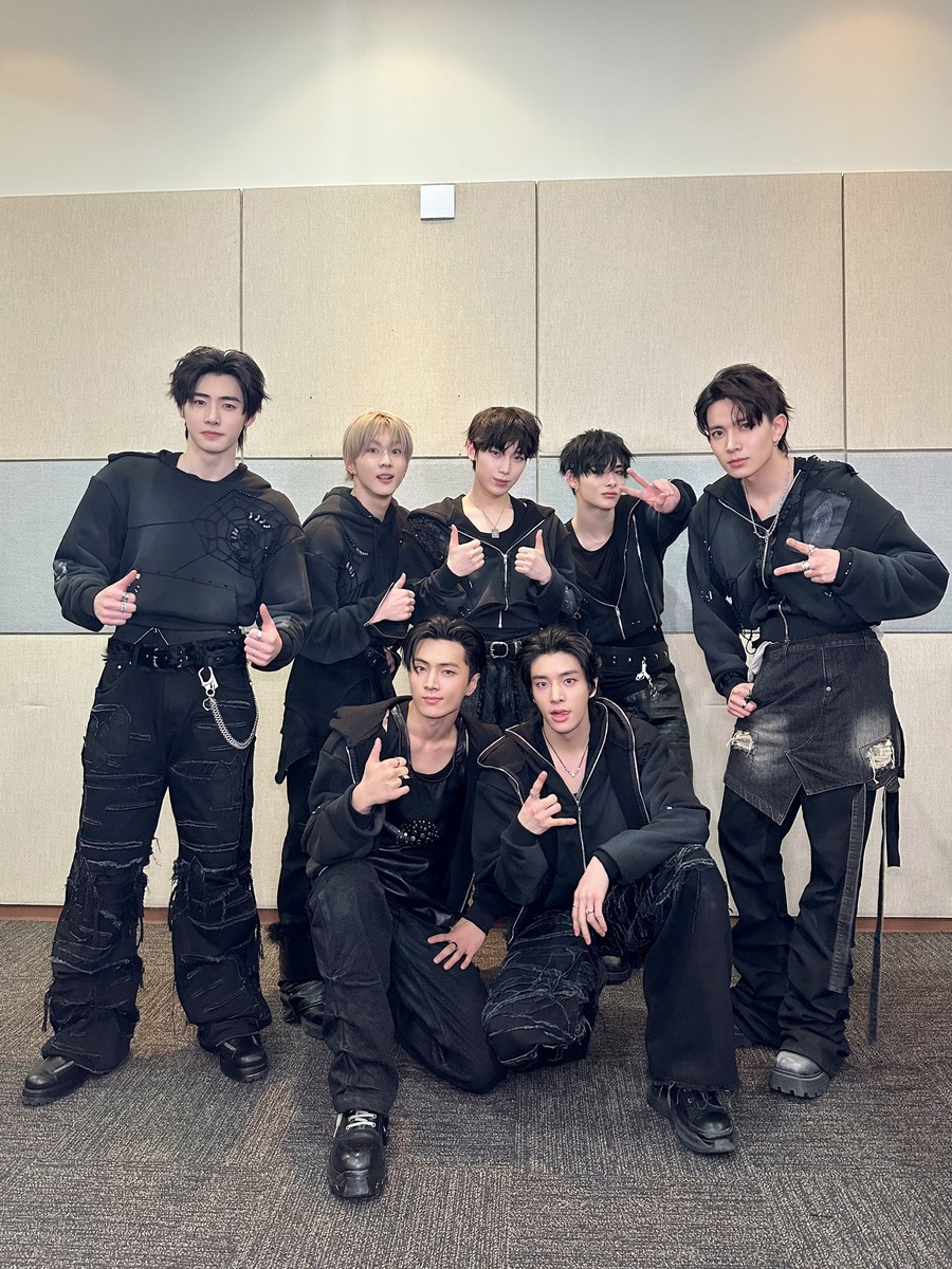    ENHYPENСоцсети