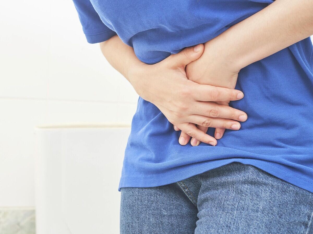    Женщина с болью в бокуCC BY 2.0 / Marco Verch Professional Photographer / Suffer on cramp