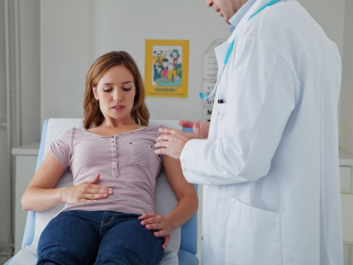    На приеме у врача-гастроэнтеролога© Depositphotos.com / imagepointfr