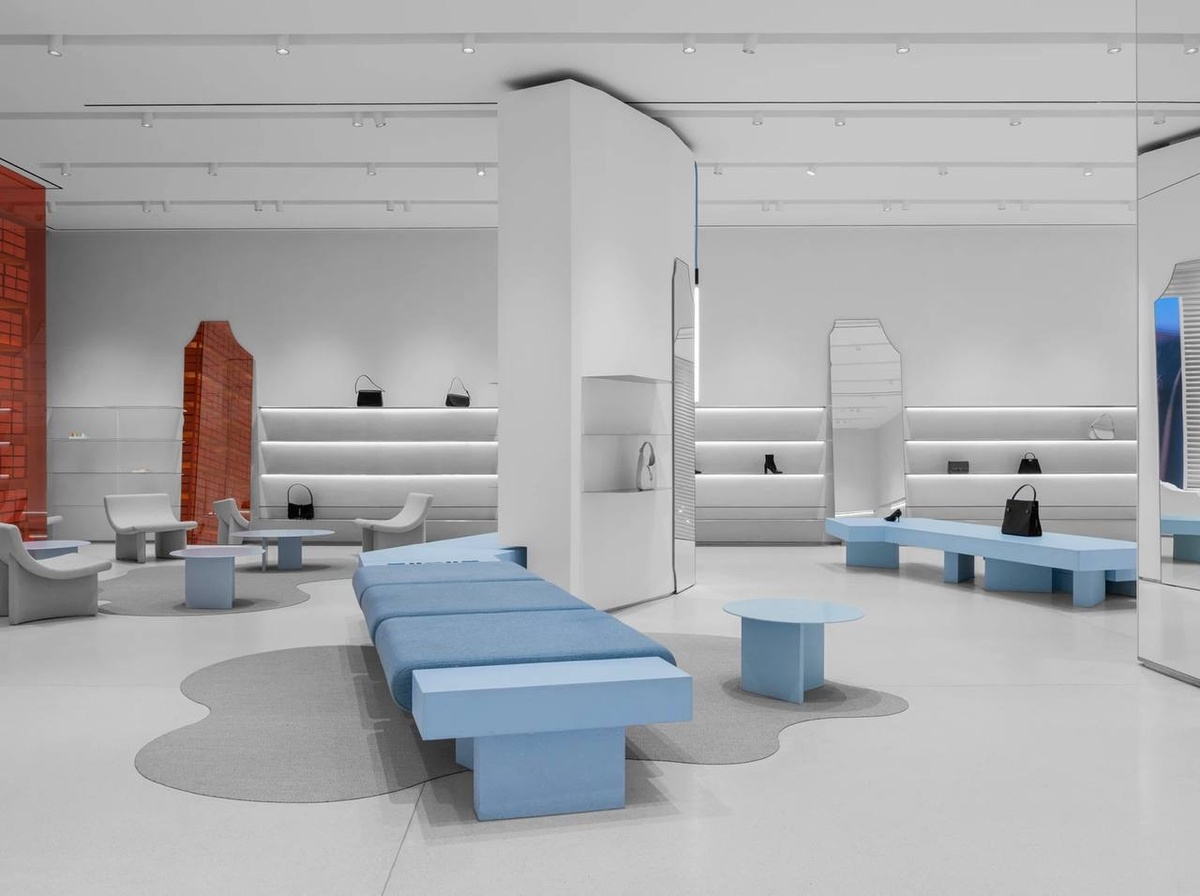 DA bureau обновила интерьер флагманского магазина Ekonika в Москве  