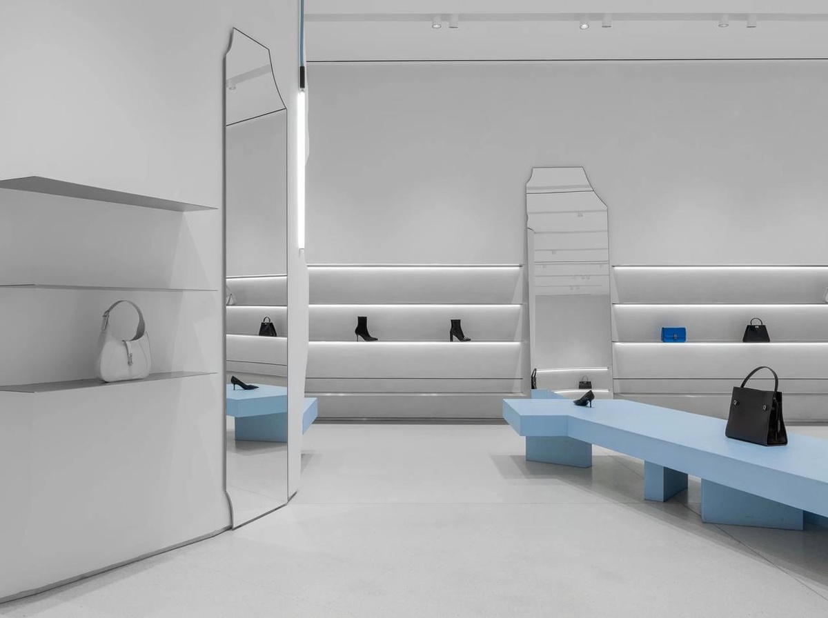 DA bureau обновила интерьер флагманского магазина Ekonika в Москве  