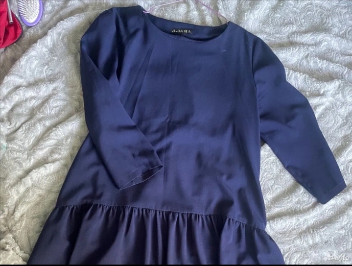 Цвет чисто офисный. И ходить в нем удобно. 