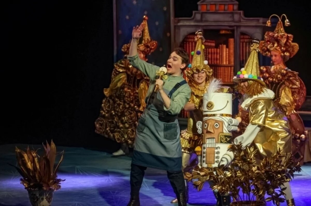    Щелкунчик (Дмитрий Трифонов) в царстве Феи Драже.