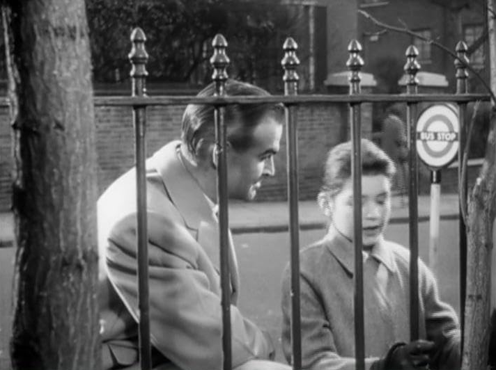Кадр из фильма "Ребёнок в доме" (1956)