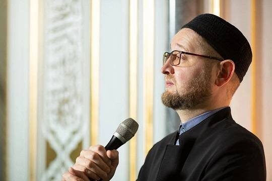    Муфтий назвал Деда Мороза и Снегурочку вымышленными персонажами