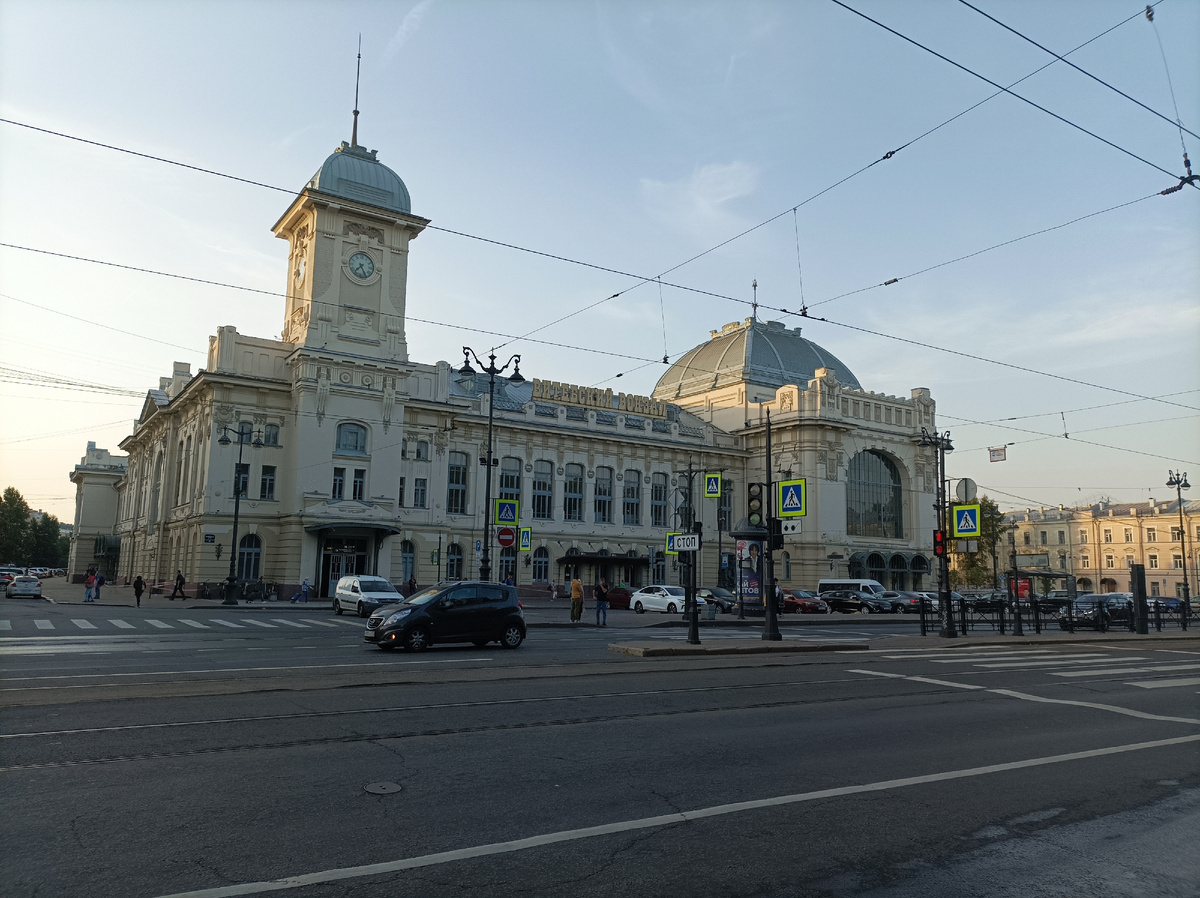 Витебский вокзал, пожалуй, самый красивый вокзал Петербурга
