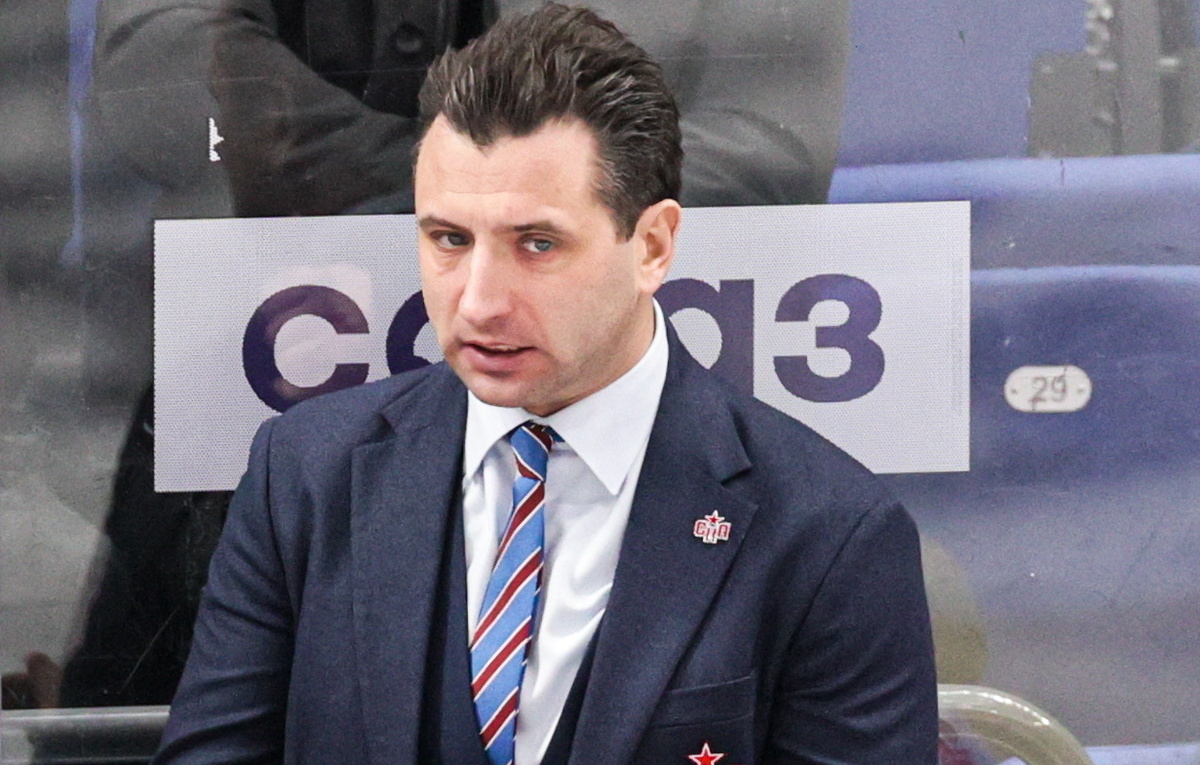    Главный тренер СКА Роман Ротенберг  Михаил Синицын/ТАСС