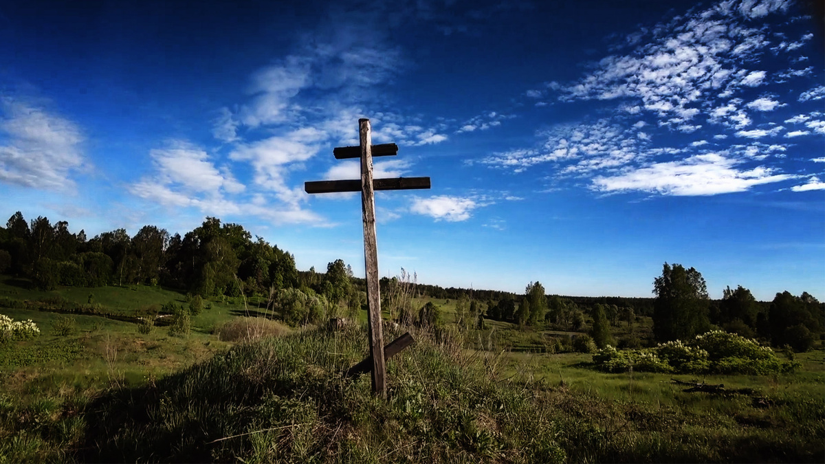 Крест на месте бывшего храма