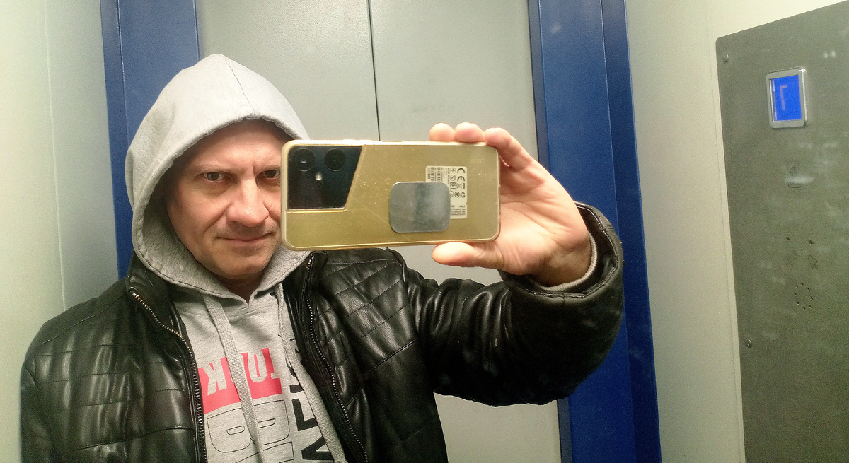 Опять я в лифте. Ничего нового)