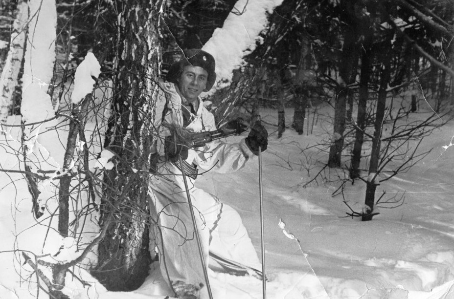 Олег Рахт в ходе учёбы «на диверсанта»
