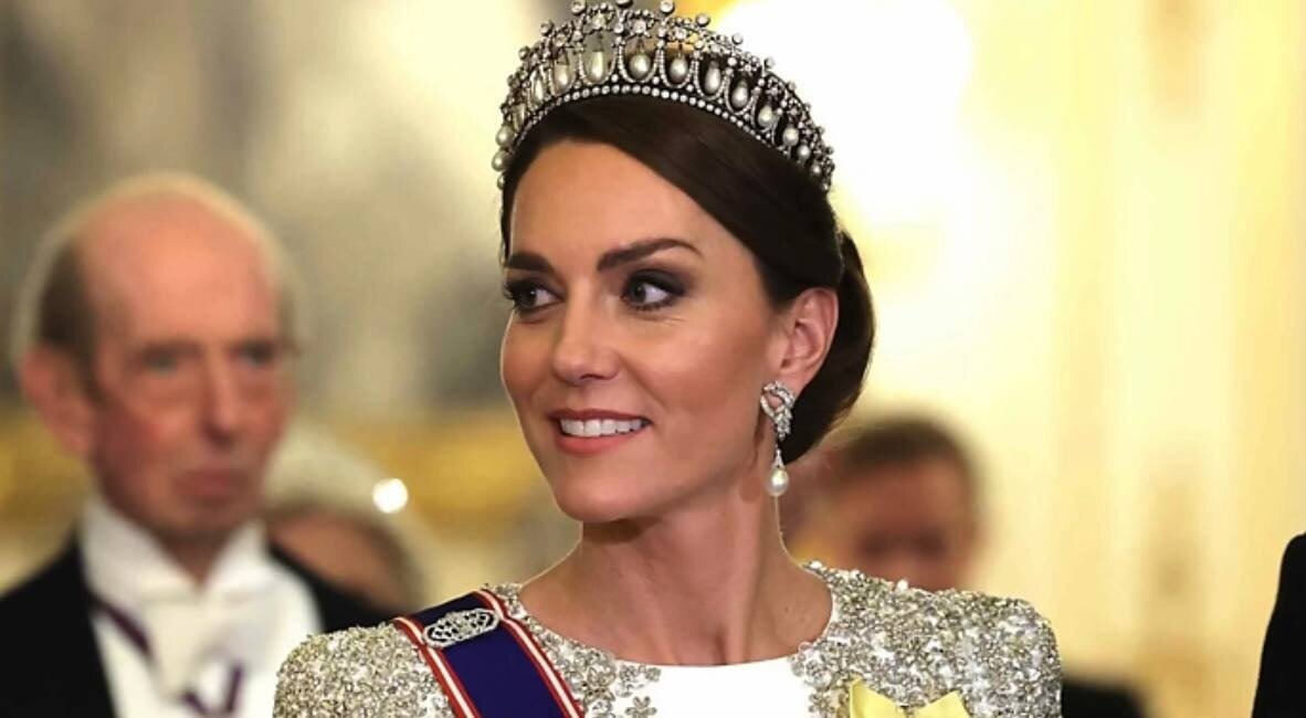 Скриншот из видео YouTube-канала blushsupreme