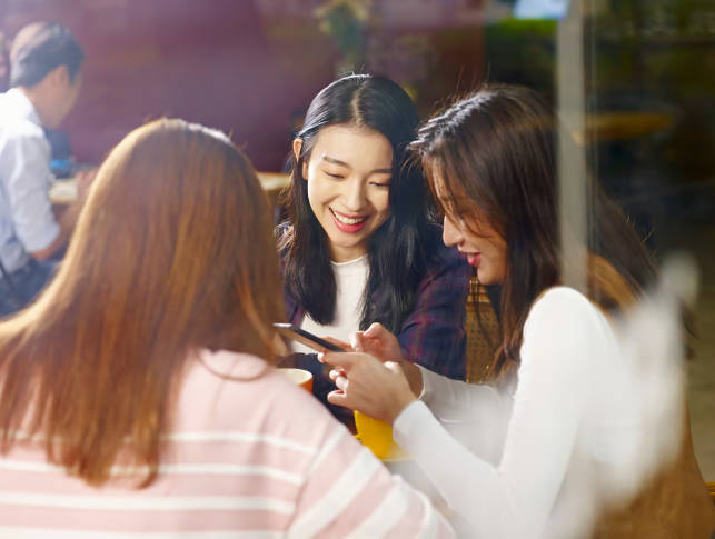 Я одинаково не хотела бы родиться женщиной в Афганистане и в Южной Корее, просто две крайности несчастья