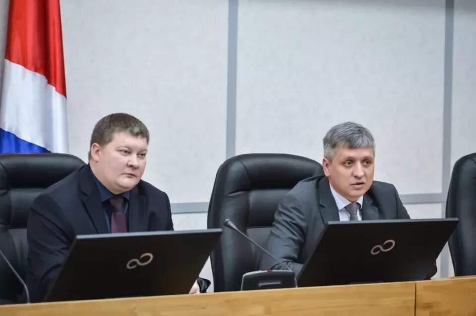    Александр Швора (справа). Источник: primorsky.ru