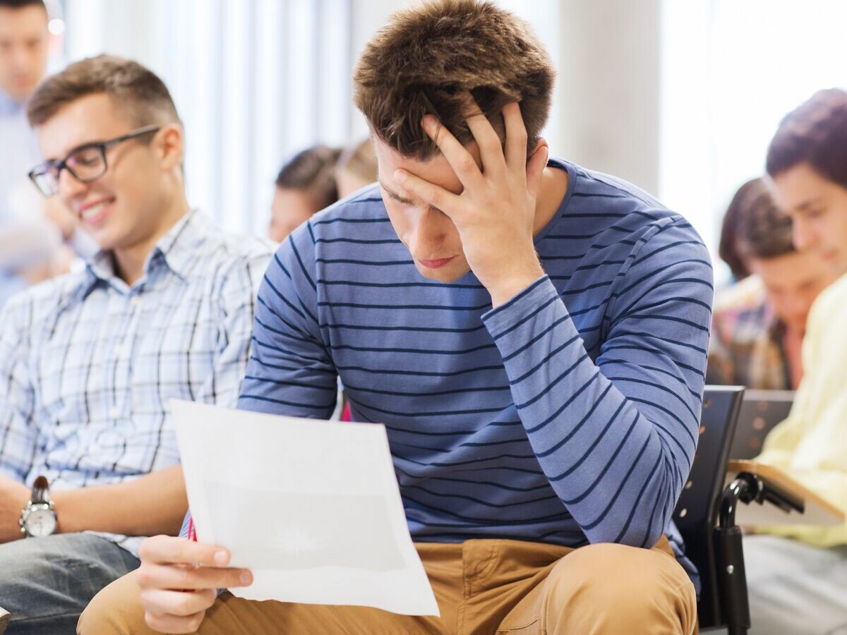   Студенты во время теста© Fotolia / Syda Productions