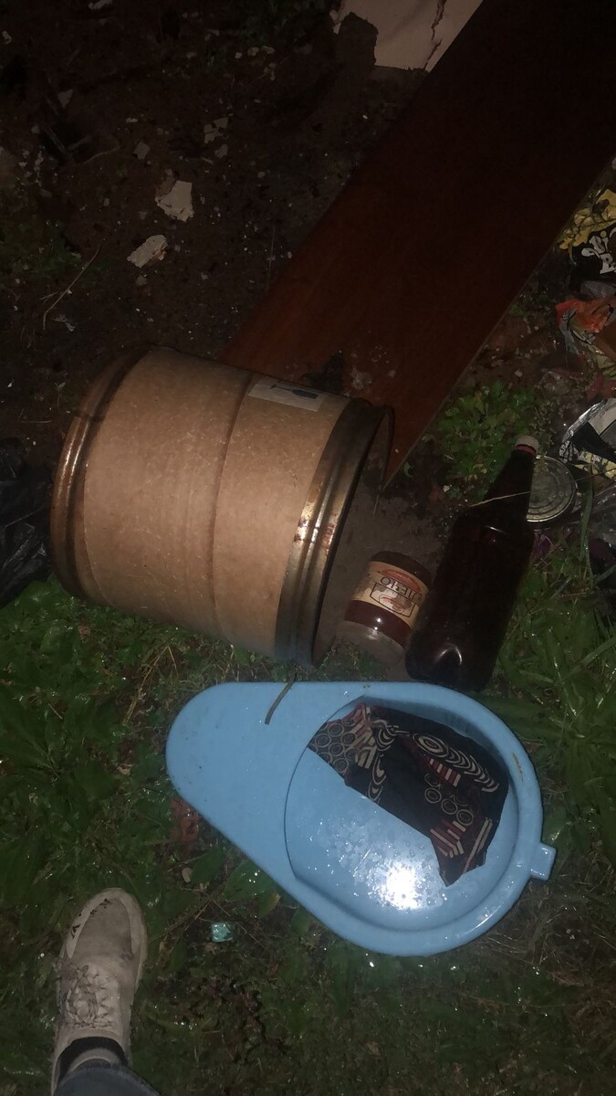 Ночь, улица без фонаря и мой дачный кроссовок