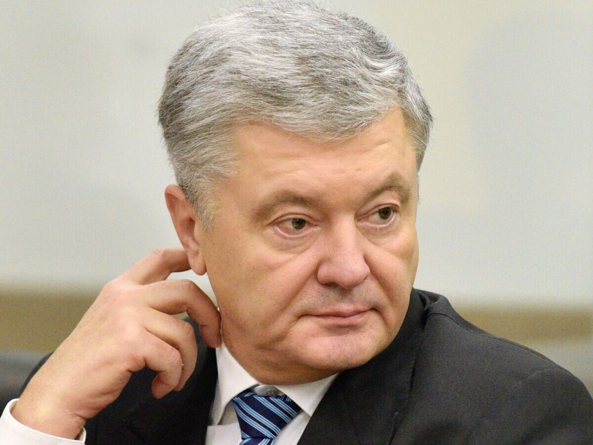    Бывший президент Украины Петр Порошенко в здании Киевского апелляционного суда© РИА Новости / Стрингер