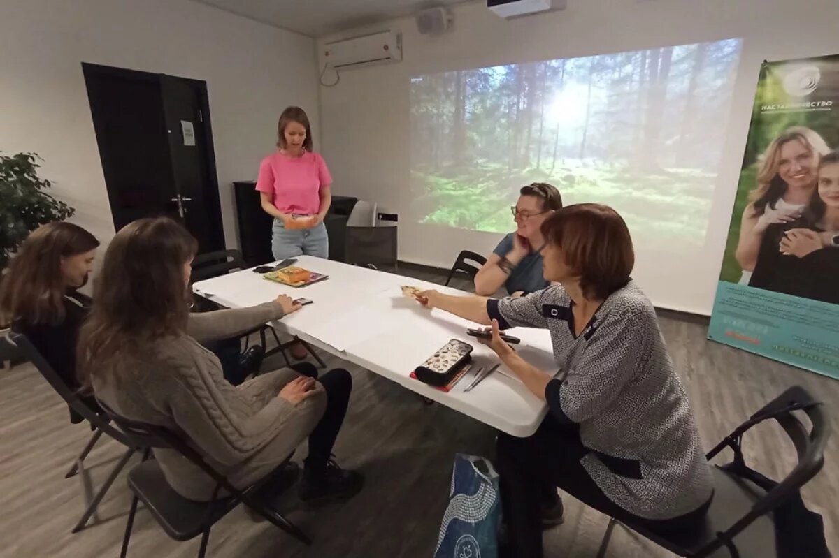    Занятия в «Родительской школе проводят врачи, психологи, финансовые консультанты и другие специалисты.