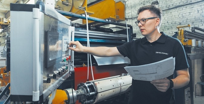 Александр Зырянов в этом году вошел в шорт-листы сразу двух премий Свердловской области — «Коммерсант года» и «Номер один в динамике производства» / Фото компании «Энсонс»