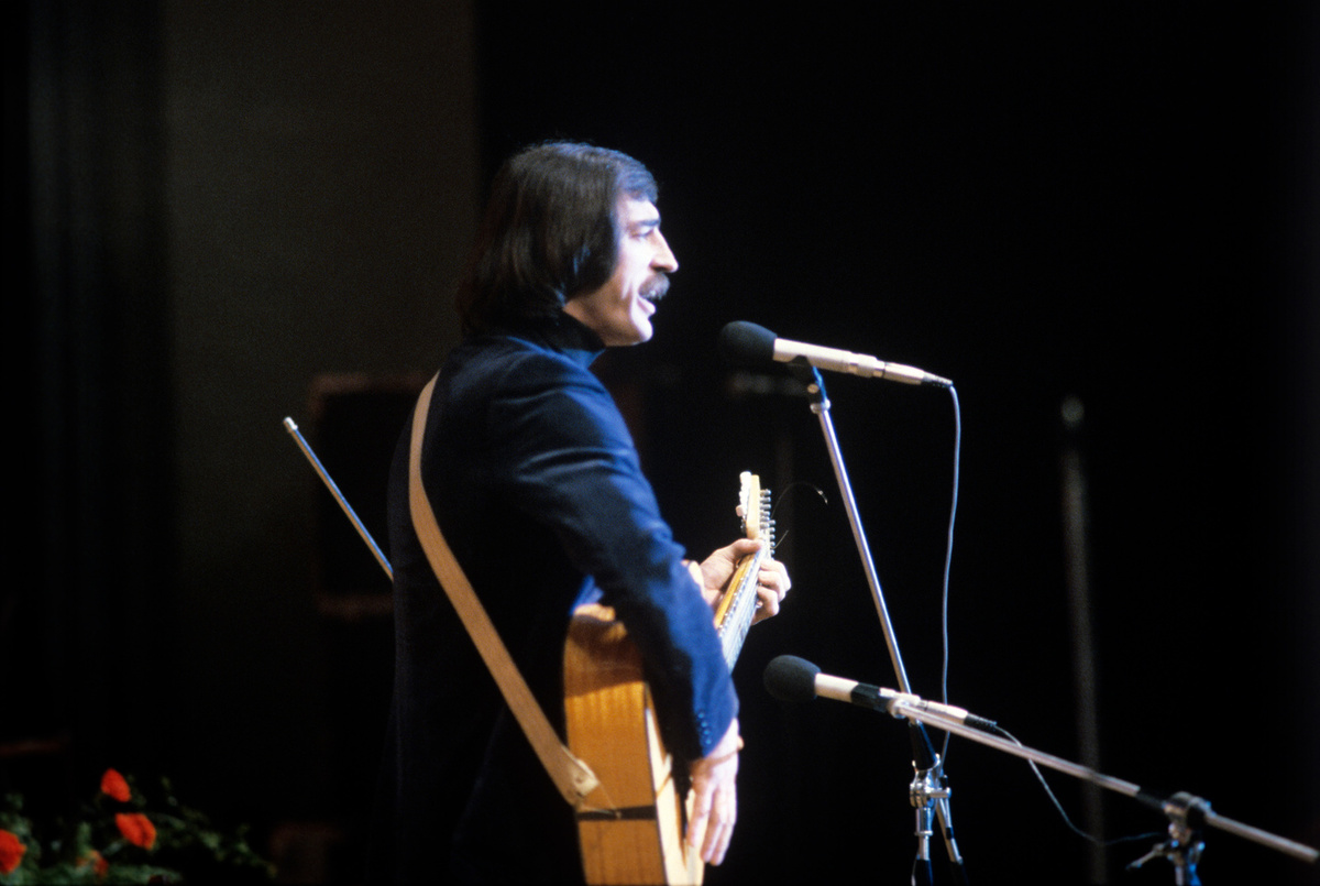    Михаил Боярский родился в Ленинграде в семье артистов. Его отец, Сергей Боярский, был актёром Театра имени Комиссаржевской, а мать, Екатерина Мелентьева, служила в Театре комедии. В театральной сфере работали и другие родственники Боярских / globallookpress.com / Yury Pilipenko / Russian Look