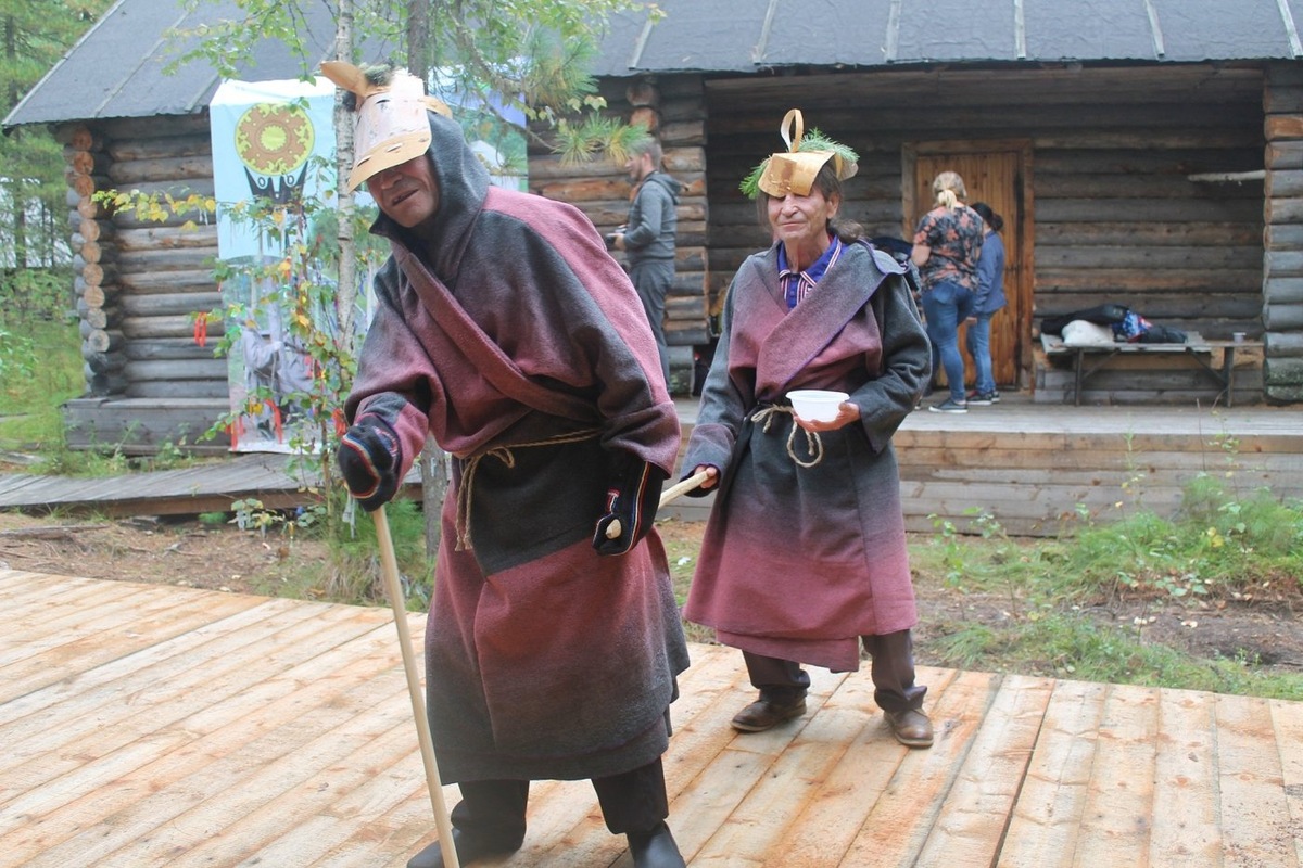    Первый фильм о медвежьих игрищах