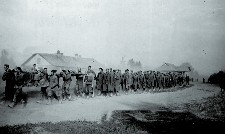 Пленные красноармейцы. Смоленский котёл, 1941 г.