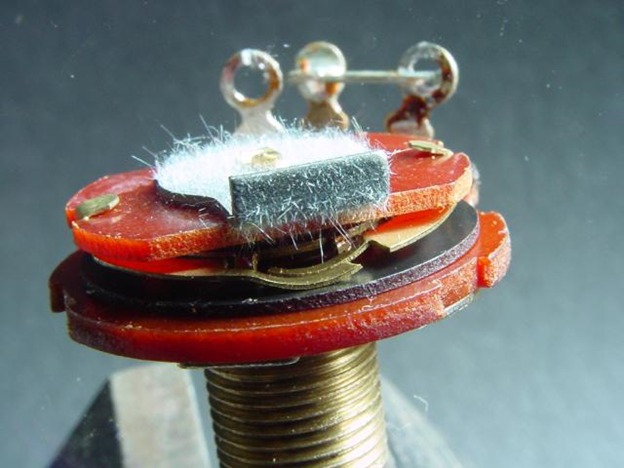 У вас потенциометр в плесени