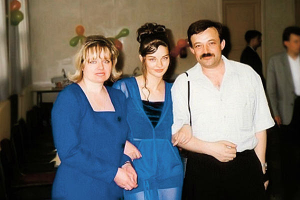 Марина Александрова с родителями