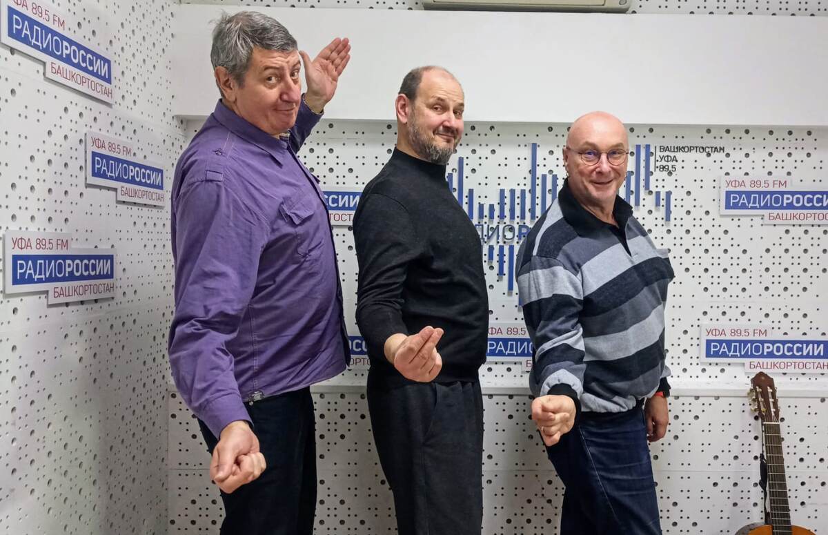    "Самовар" 26 декабря: предновогодний стихоконцерт с участием Анатолия Полянина, Владимира Кузьмичева и Константина Бережного