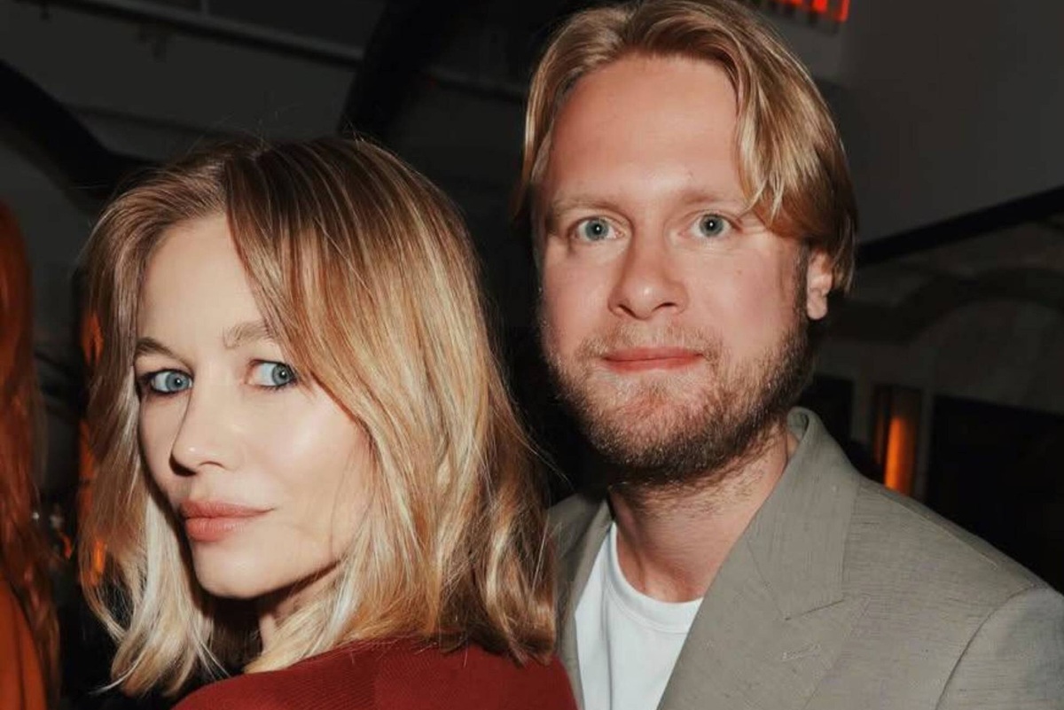     Светлана Устинова родила первенца от продюсера Ильи Стюарта