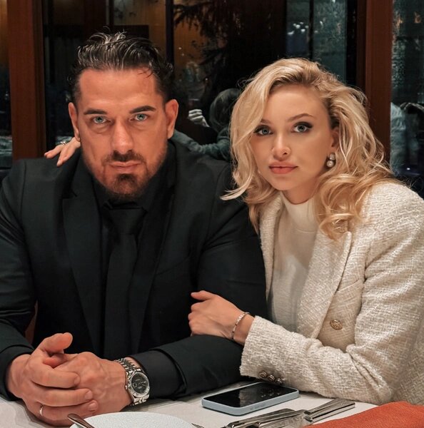 По словам Ксении, Омаров крутил романы с другими девушками в момент отношений с Валерией

