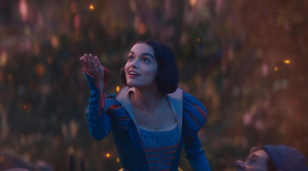     Кадр из фильма «Белоснежка» (2025)