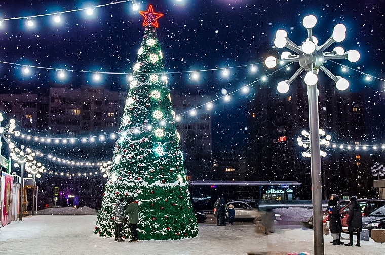 Одна из городских ёлок в Иваново. Фото взято из открытых источников в интернет. 