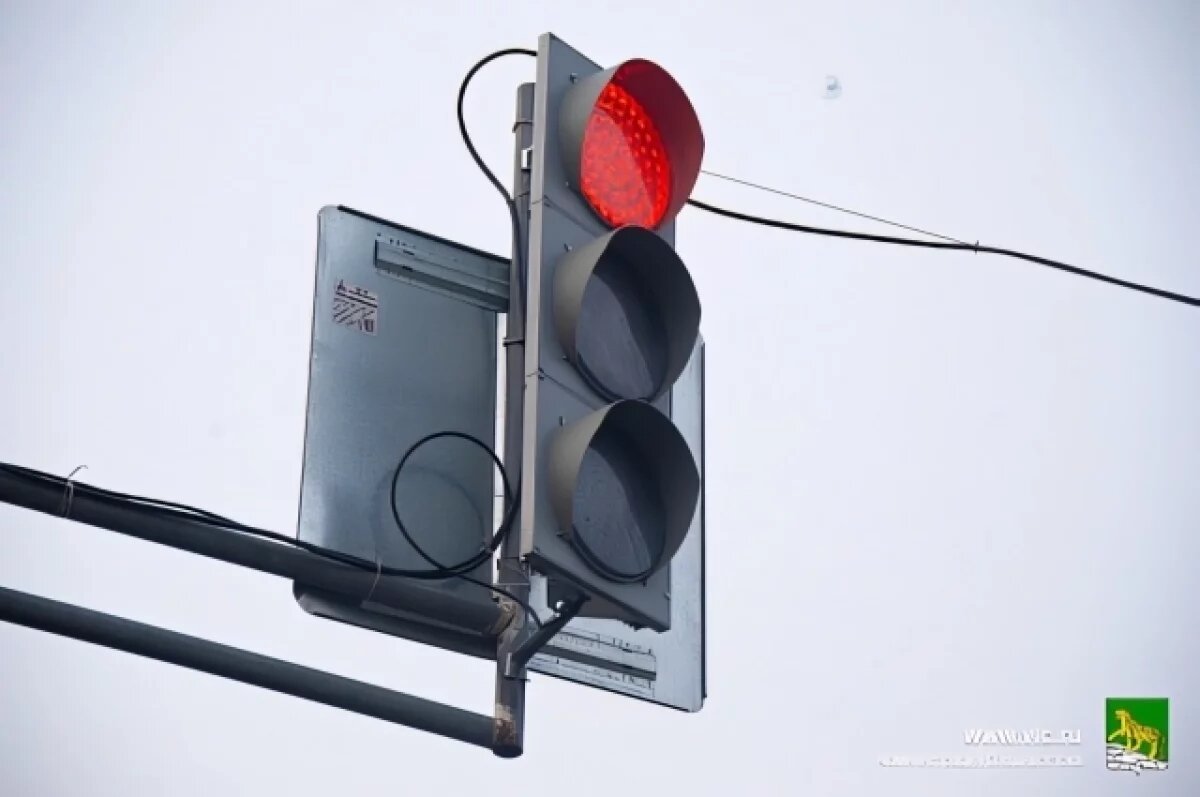    Новый светофор заработал у «Большого ГУМа» во Владивостоке