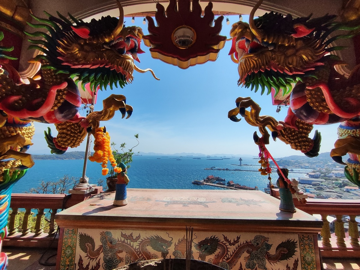 Храм на острове Сичанг