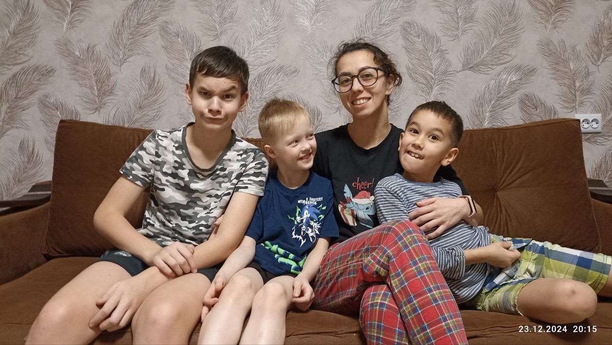 Наша семья. Папа - за кадром. Фотографирует )